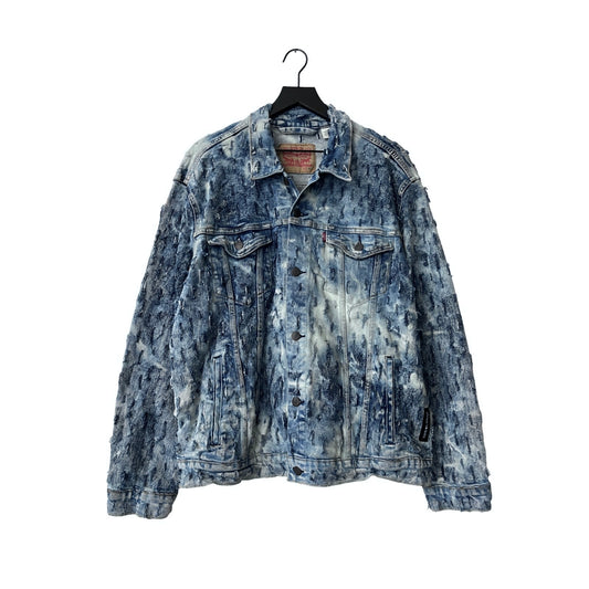 Levi's Denim Trucker Jacket (distressed) in Athabasca / X-LARGE
