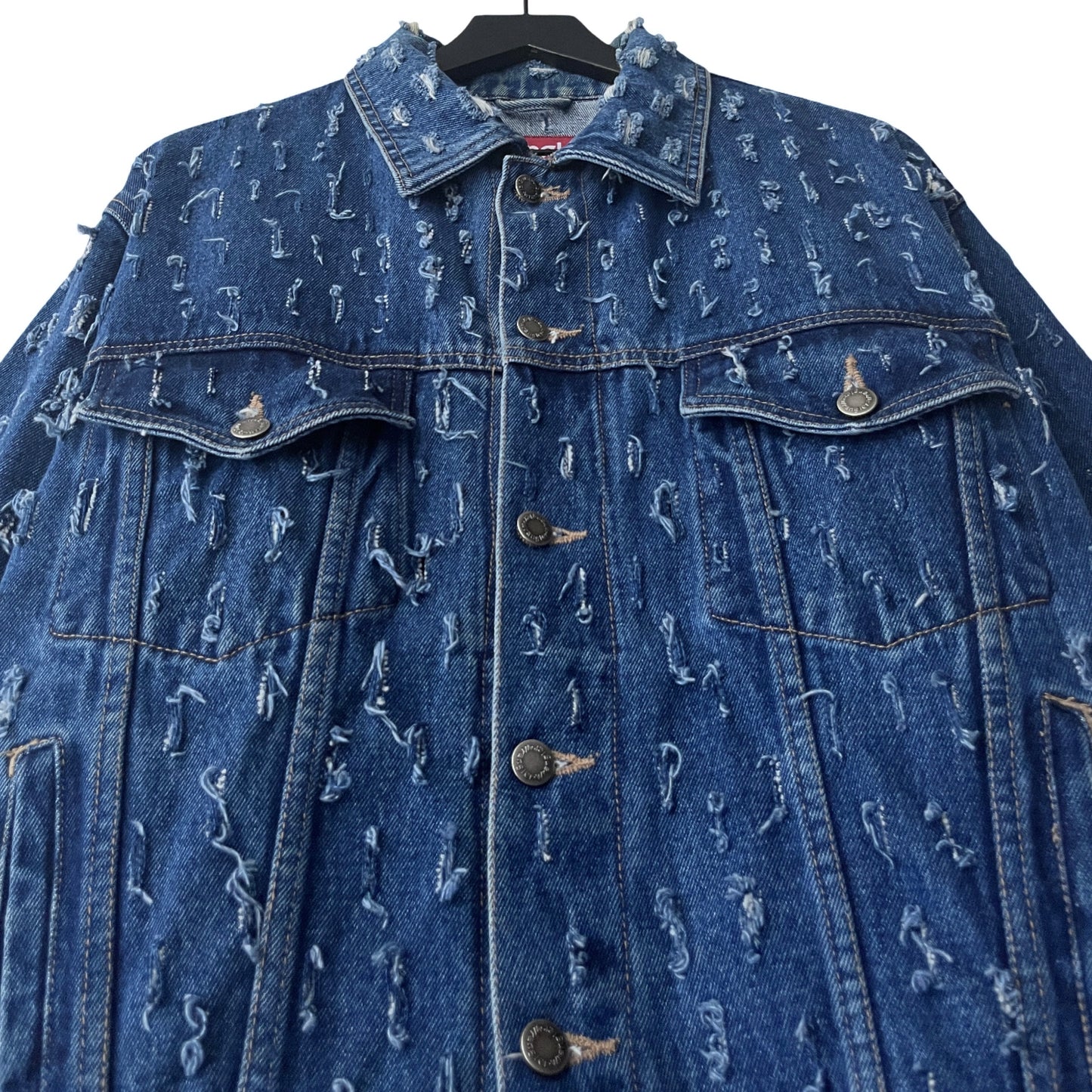 Wrangler Denim Trucker Jacket (distressed) in Deep / MEDIUM