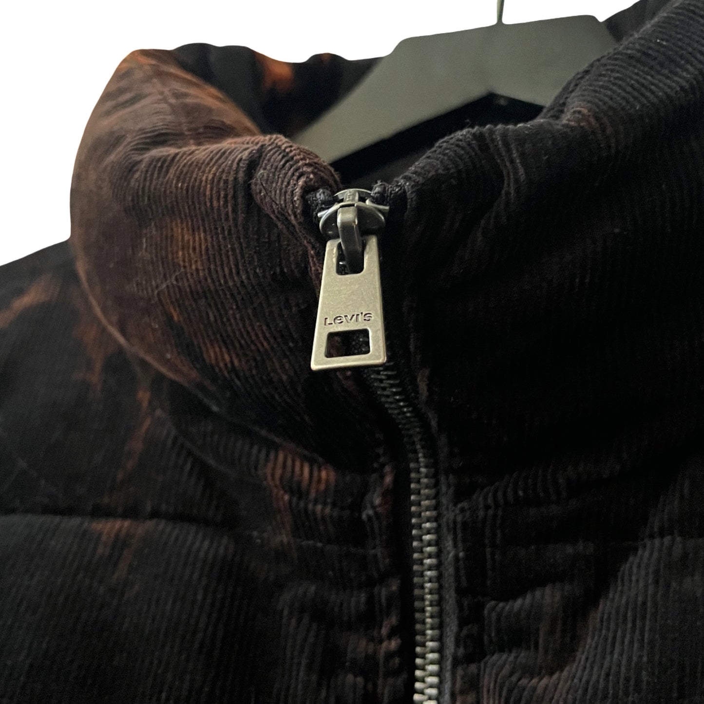 Levi's Corduroy Puffer Jacket in Embers / LARGE (Women)